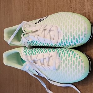 Nike cleats 8 1/2